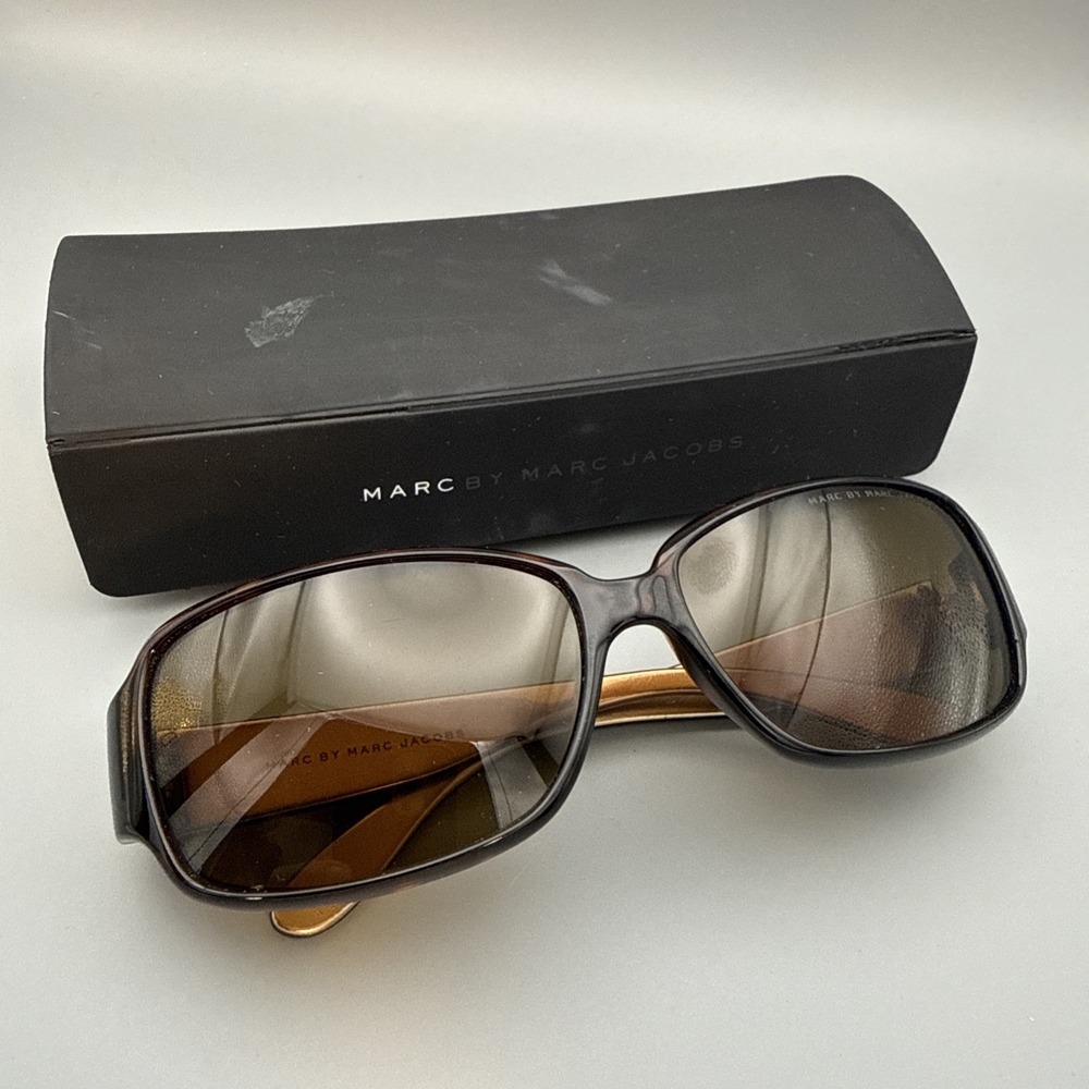 Marc By Marc Jacobs Understated Tortoise Rectangular Logo Sunglasses Vtg & case